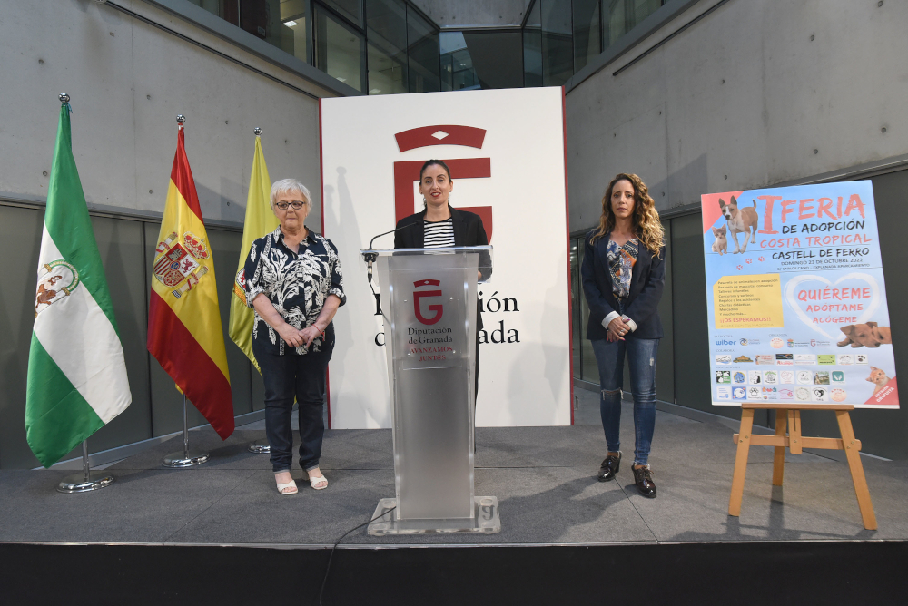 Diputacin recupera la Feria de Adopcin de Mascotas en la Costa 